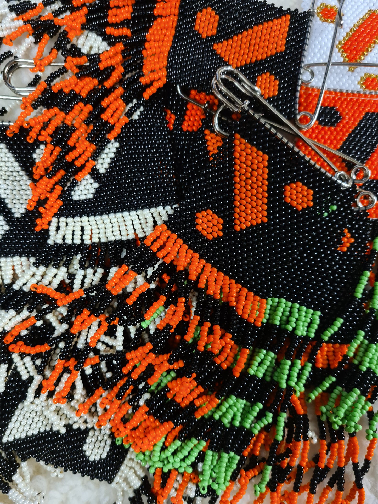 YI - ISPELITI (PINS)