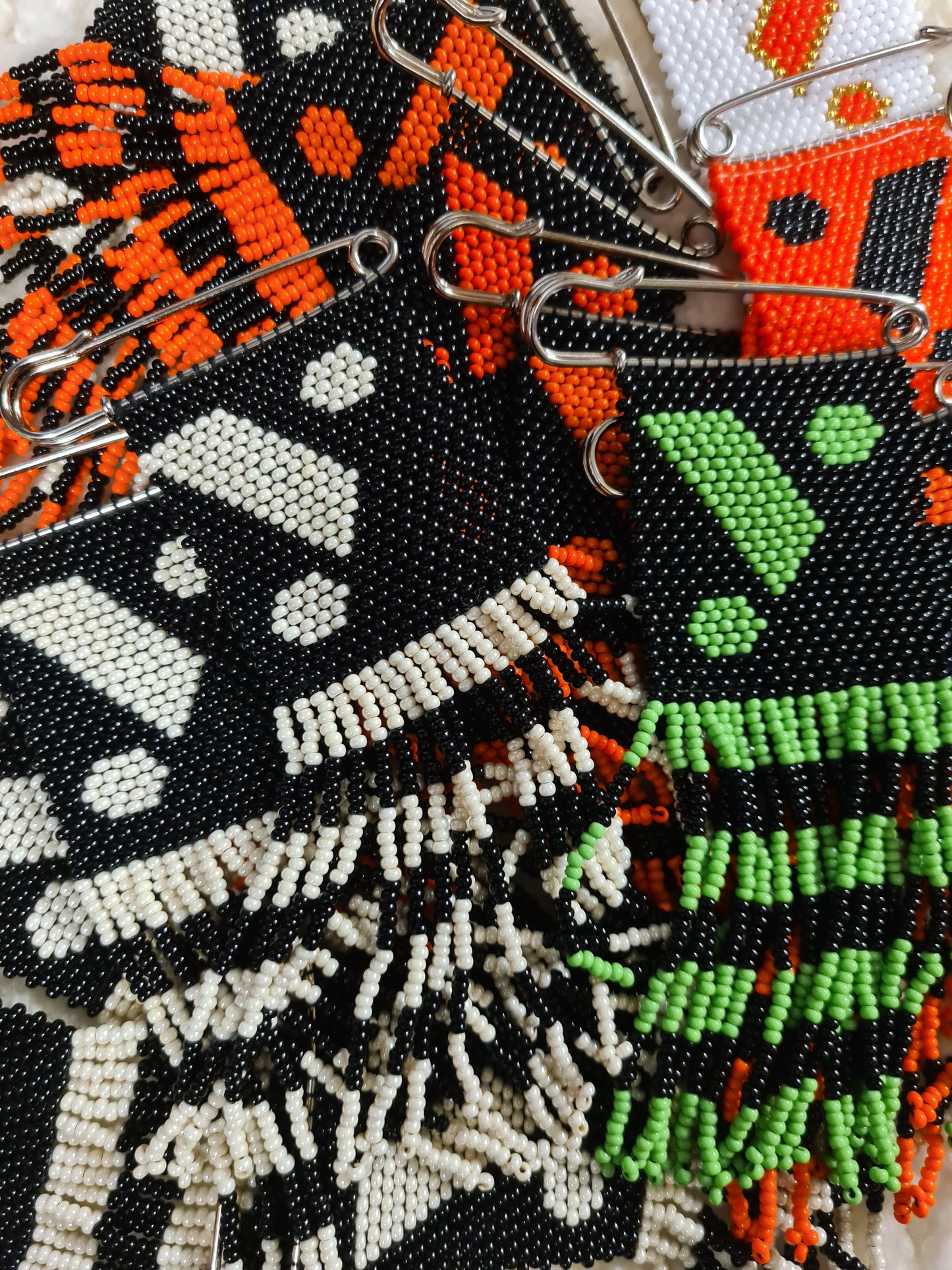 YI - ISPELITI (PINS)